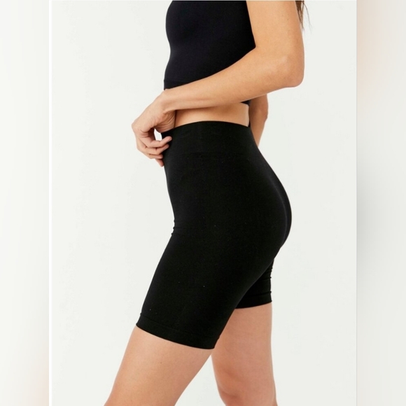Free People Seamless Bike Shorts/Black - Picture 3 of 16